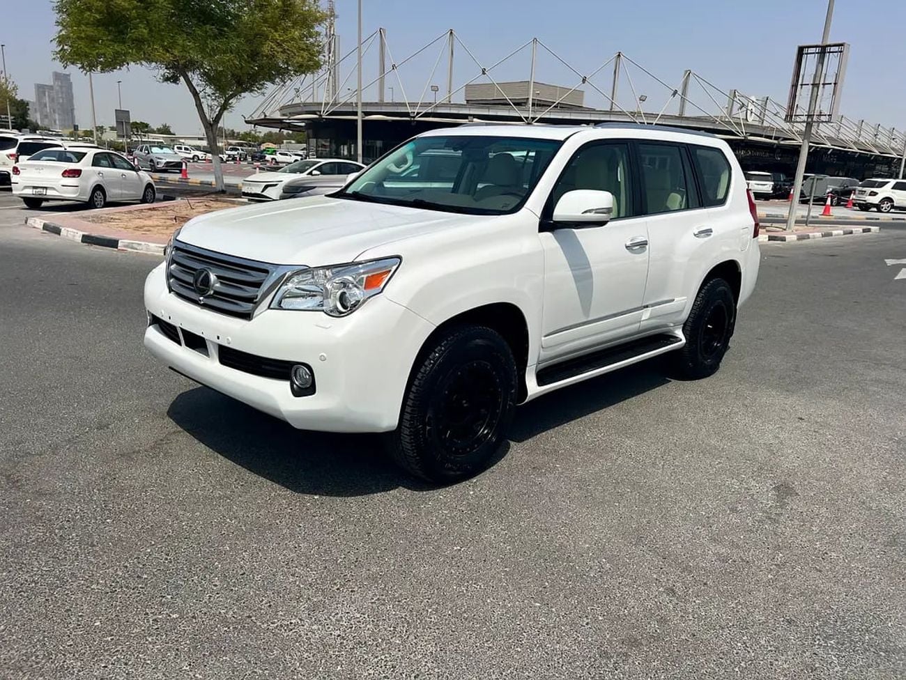 Lexus GX460 GX 460 Platinum | GCC Specs full service history from al Futtaim | Excellent Condition