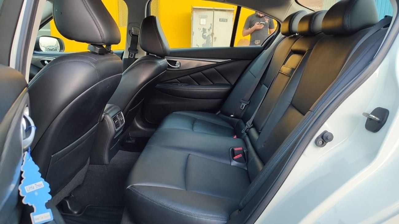 إنفينيتي Q50 Premium 3.0L (300 HP)