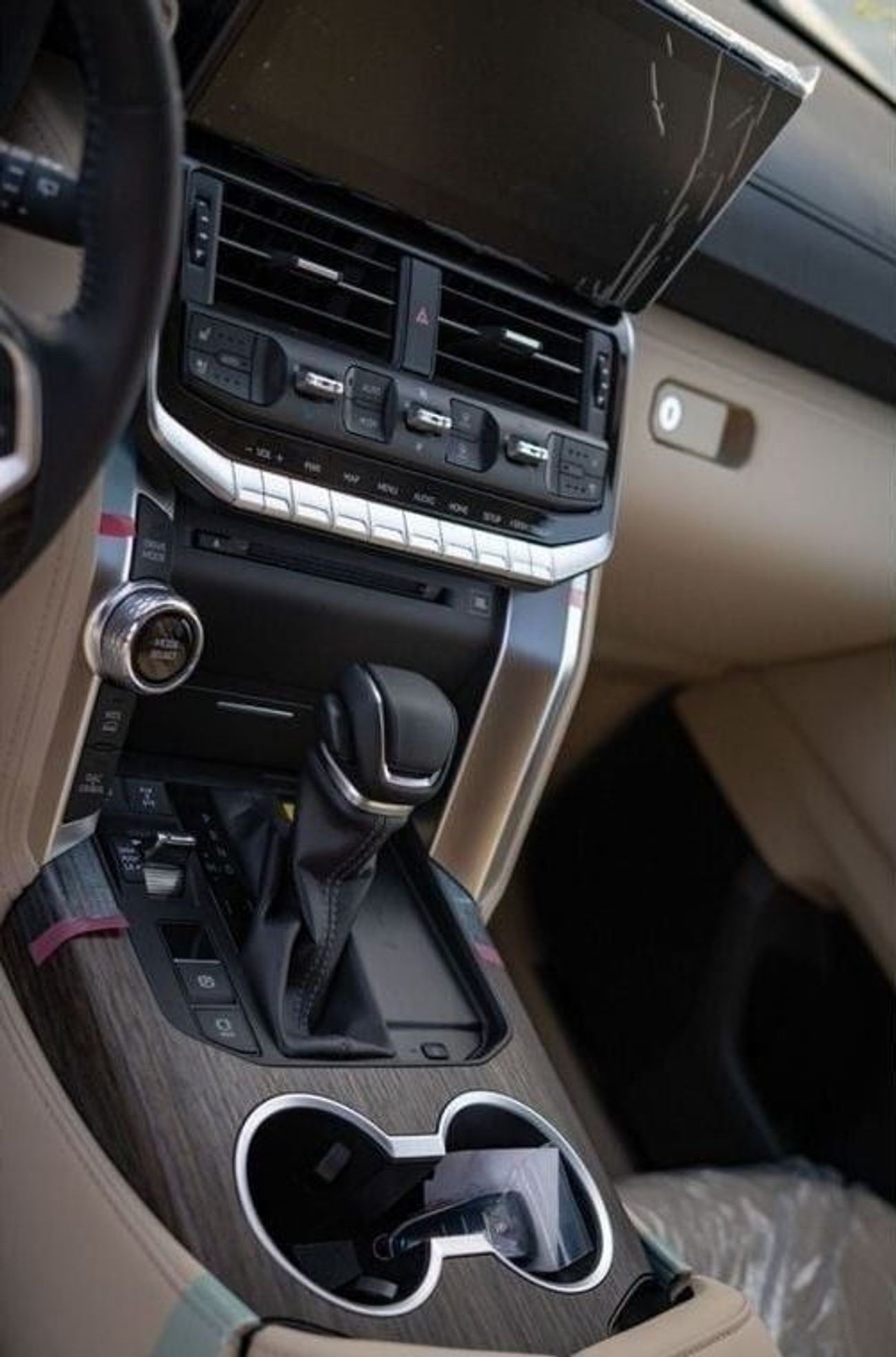 تويوتا لاند كروزر LC300 VX-R V6 3.5L Petrol 2025YM