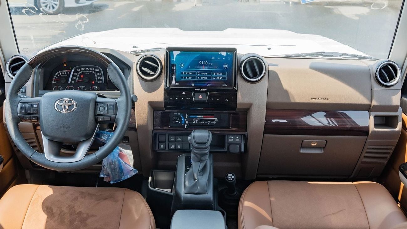 تويوتا لاند كروزر 70 2026 Toyota Land Cruiser LC71 4.0L AT Petrol Full Option (Grey-Brown)