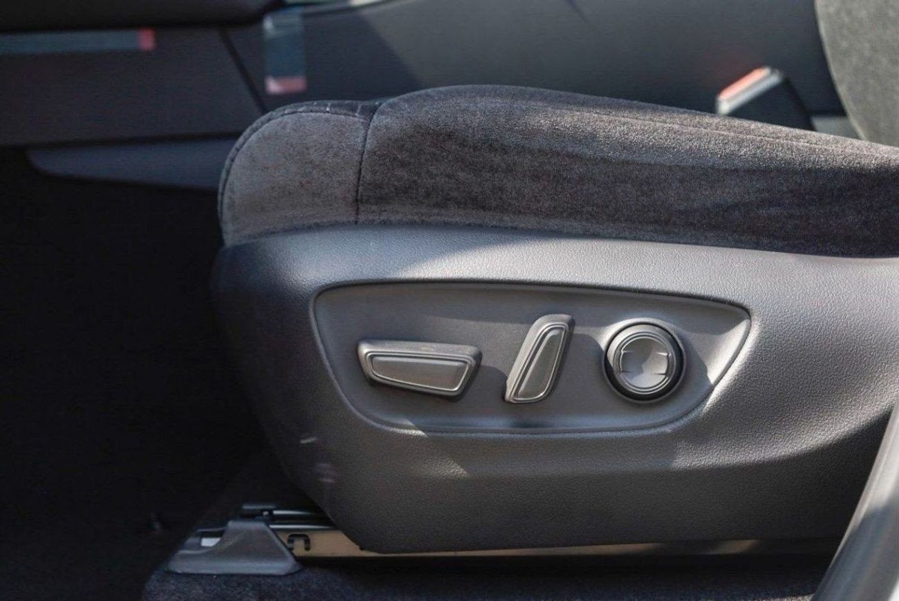 Toyota Land Cruiser GXR2 3.3L