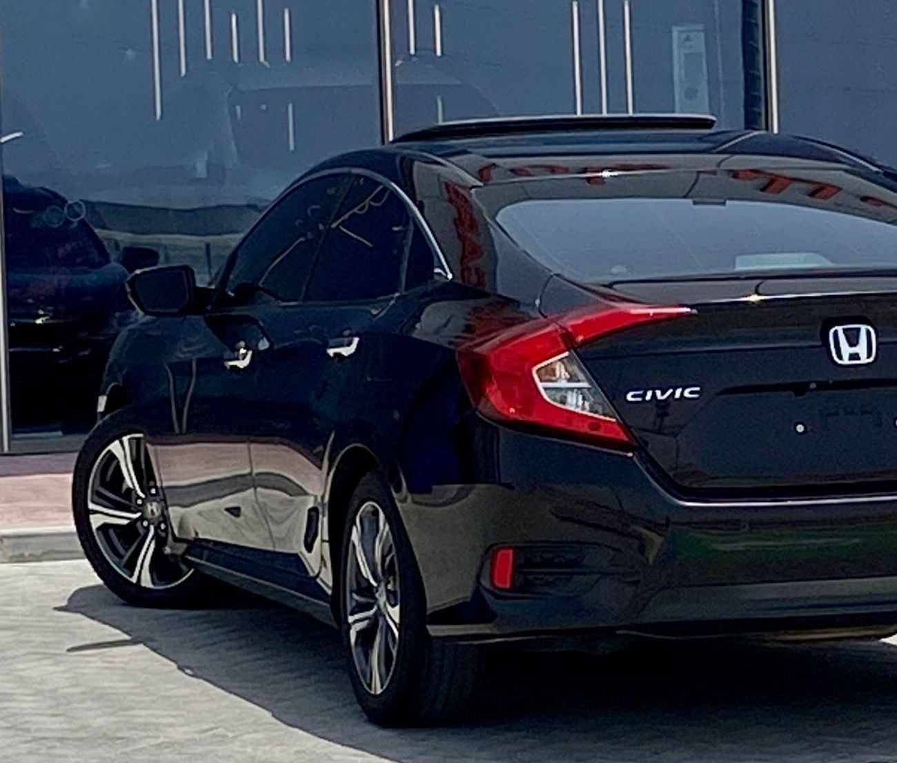 Honda Civic LX Sport 1.6L 830/-Monthly l GCC l Sunroof, Cruise, Camera l Accident Free