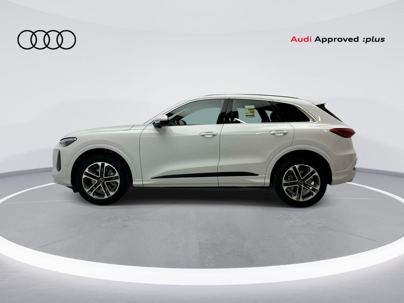 أودي Q5 45 TFSI Quattro 2.0L Q5 SUV TFSI quattro 204hp (Ref# 45595)