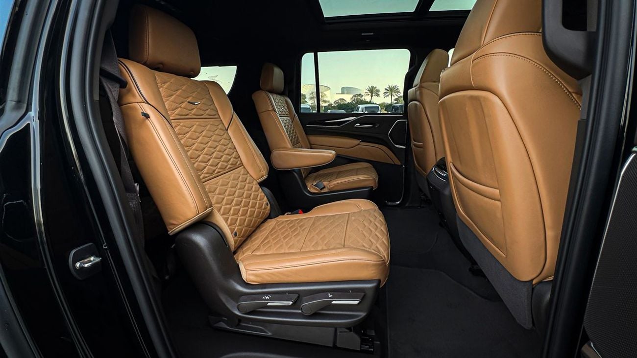 Cadillac Escalade Premium Luxury 6.2L 4WD Premium Luxury - 600 GCC