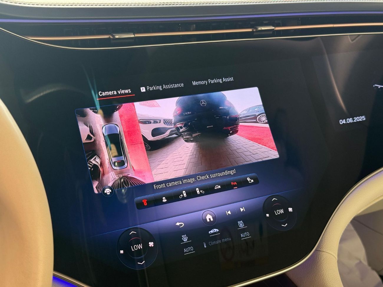 Mercedes-Benz EQS 450+ Premium + gcc car full option low mil