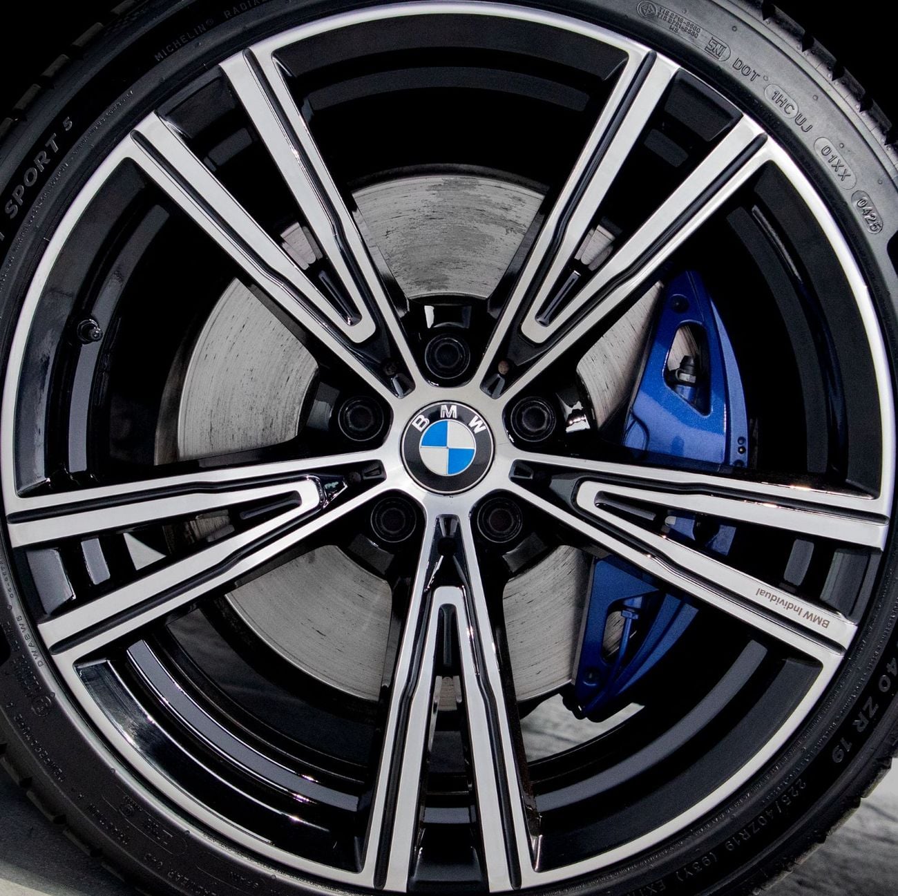 بي أم دبليو 330i M SPORT
