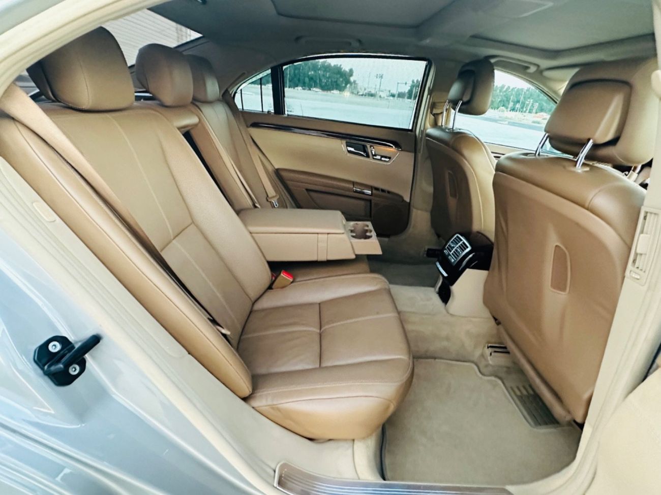 Mercedes-Benz S 350 GCC MODEL 2009 car perfect condition inside and outside full  option sun roof leather seats  screen 