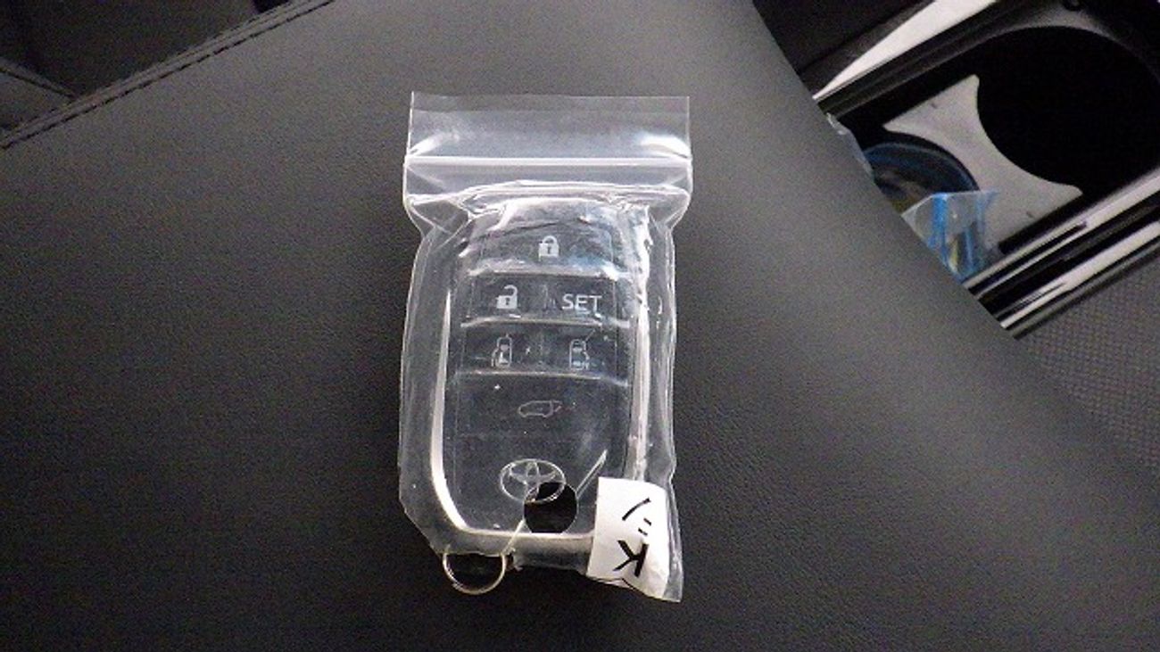 تويوتا ألفارد RHD - 2.5L - WHT_BLK - Modellista Body Kit (SPL. EXPORT OFFER)