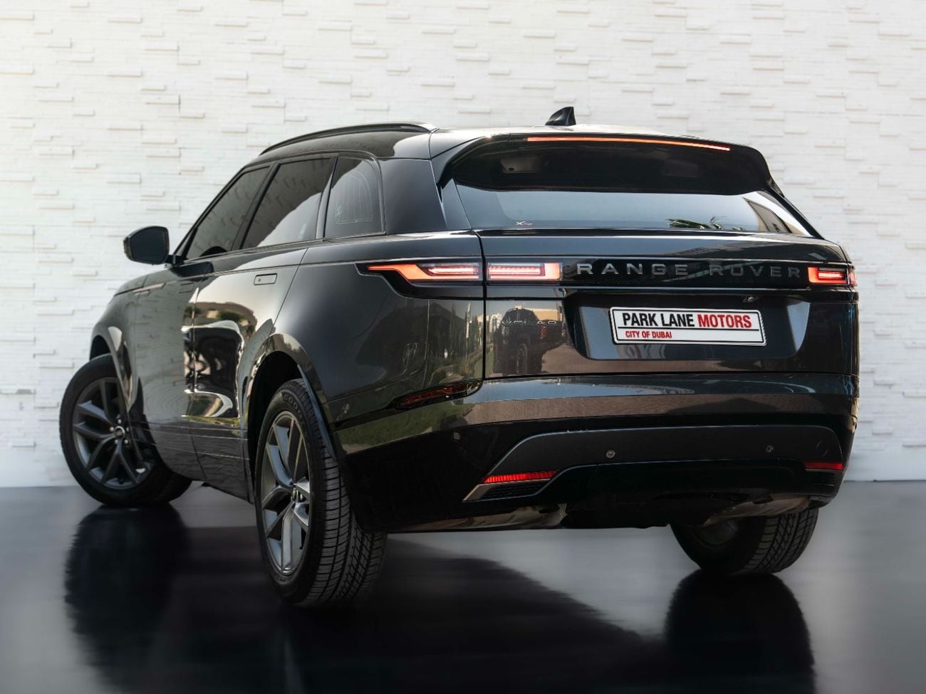 Land Rover Range Rover Velar R-DYNAMIC SE