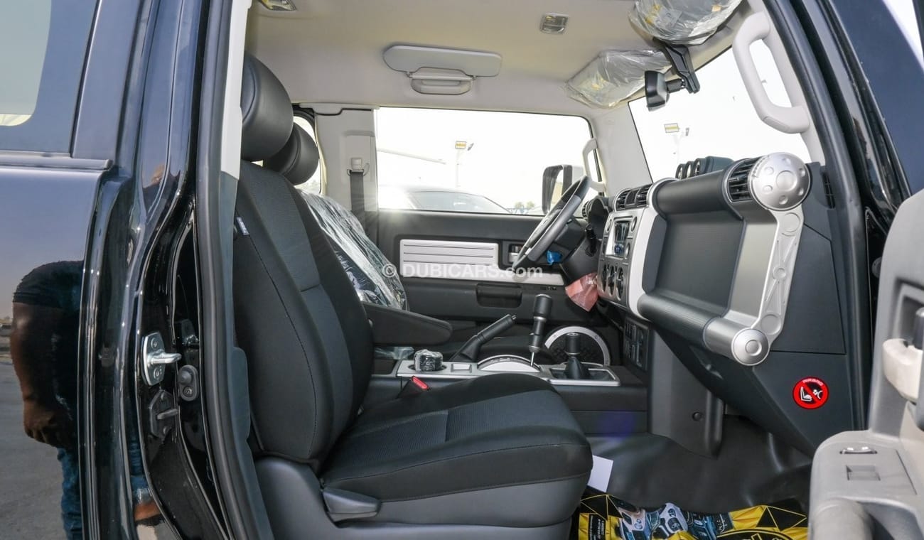 Toyota FJ Cruiser TOYOTA FJ CRUISER 4.0 V6 GCC 2023