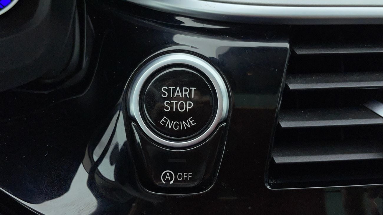 BMW 520i EXCLUSIVE 2 | Zero Down Payment | Home Test Drive