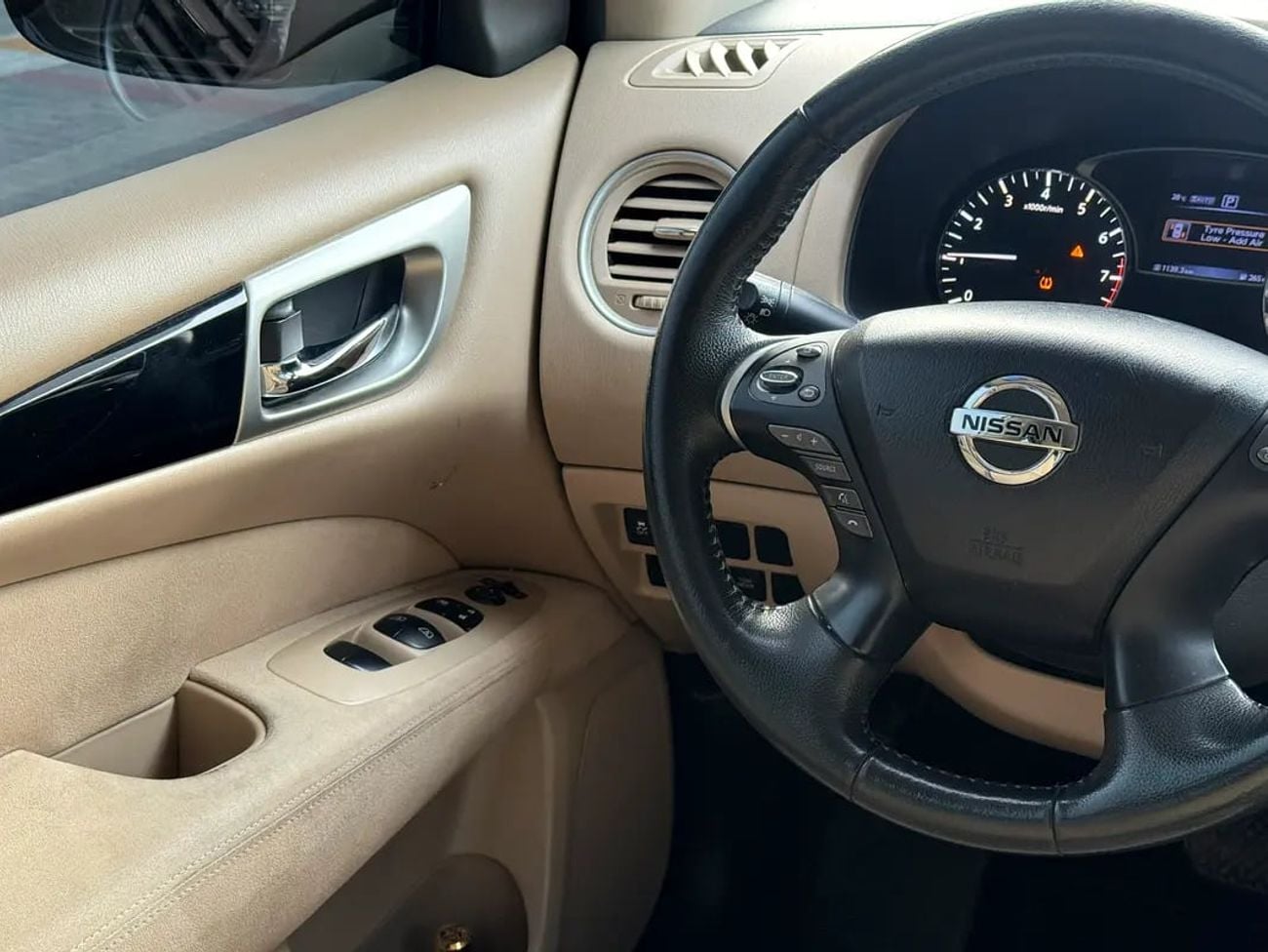 نيسان باثفايندر SV Platinum