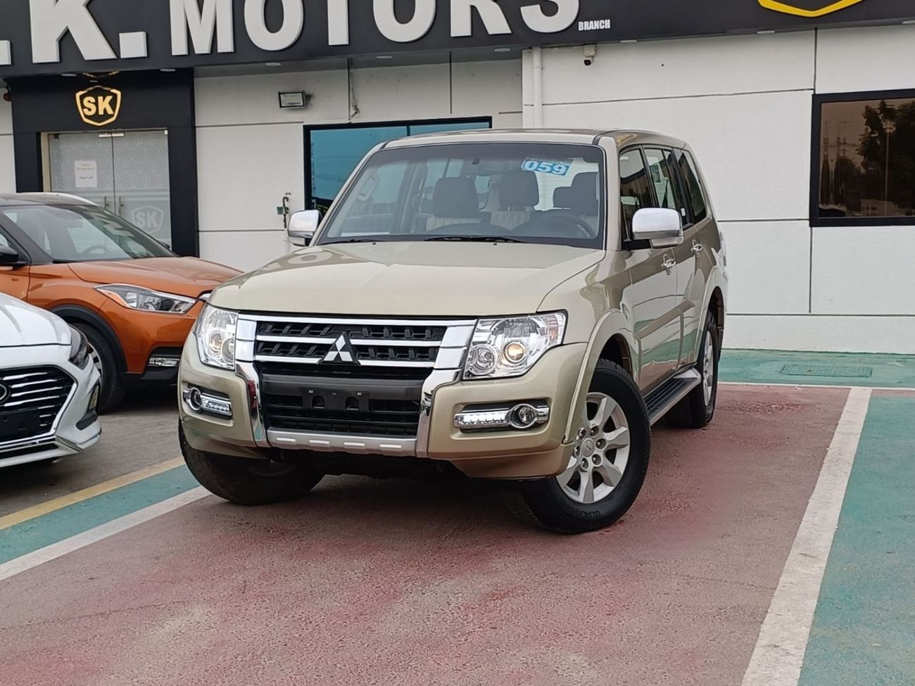 Mitsubishi Pajero GLS / 3.5 4WD V6 / LEATHER /LOT# 16714