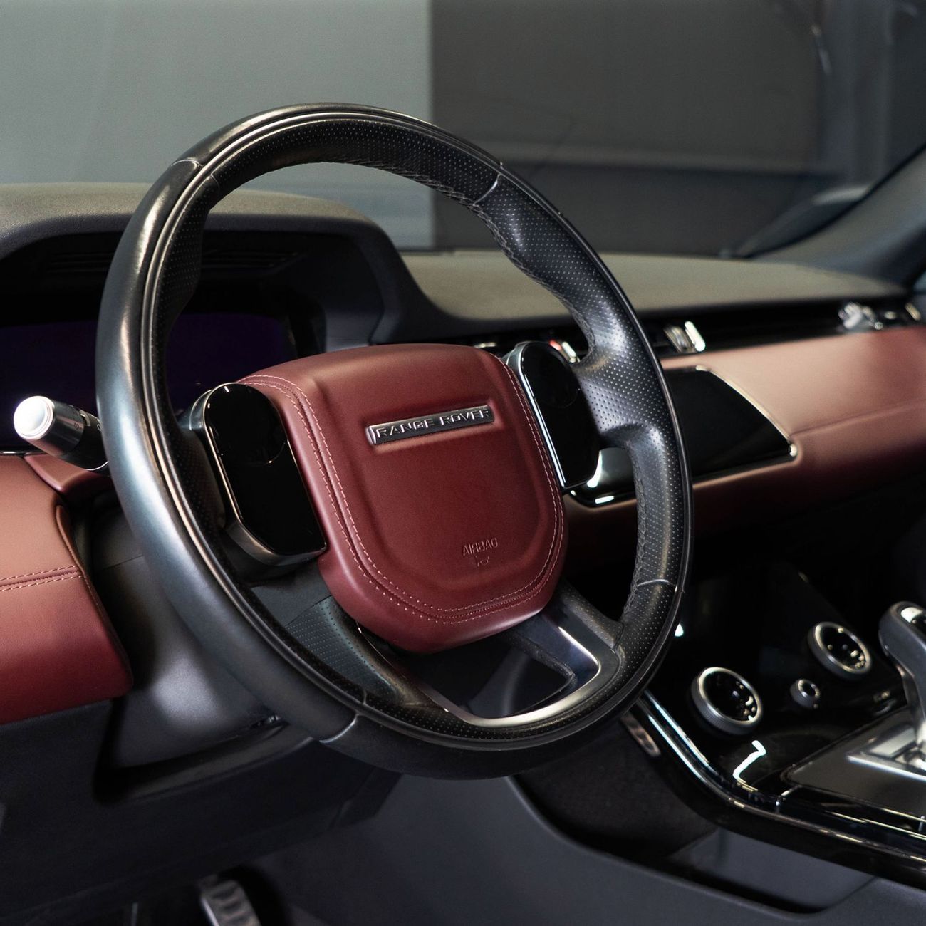 لاند روفر رانج روفر إيفوك P250 R-Dynamic HSE 2.0L AED 2,394 pm • 0% Downpayment • Evoque R-Dynamic HSE • 1 Year Warranty