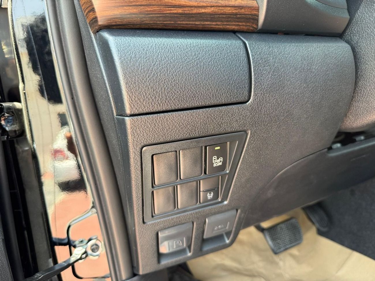 تويوتا هيلوكس TOYOTA HILUX 2.7L AT BLACK  2025-PUSH START