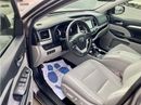 تويوتا هايلاندر 2017 Toyota Highlander XLE 3.5L V6 Full Option - 7 Leather Seats - Trunk Auto - 39,000 Mileage