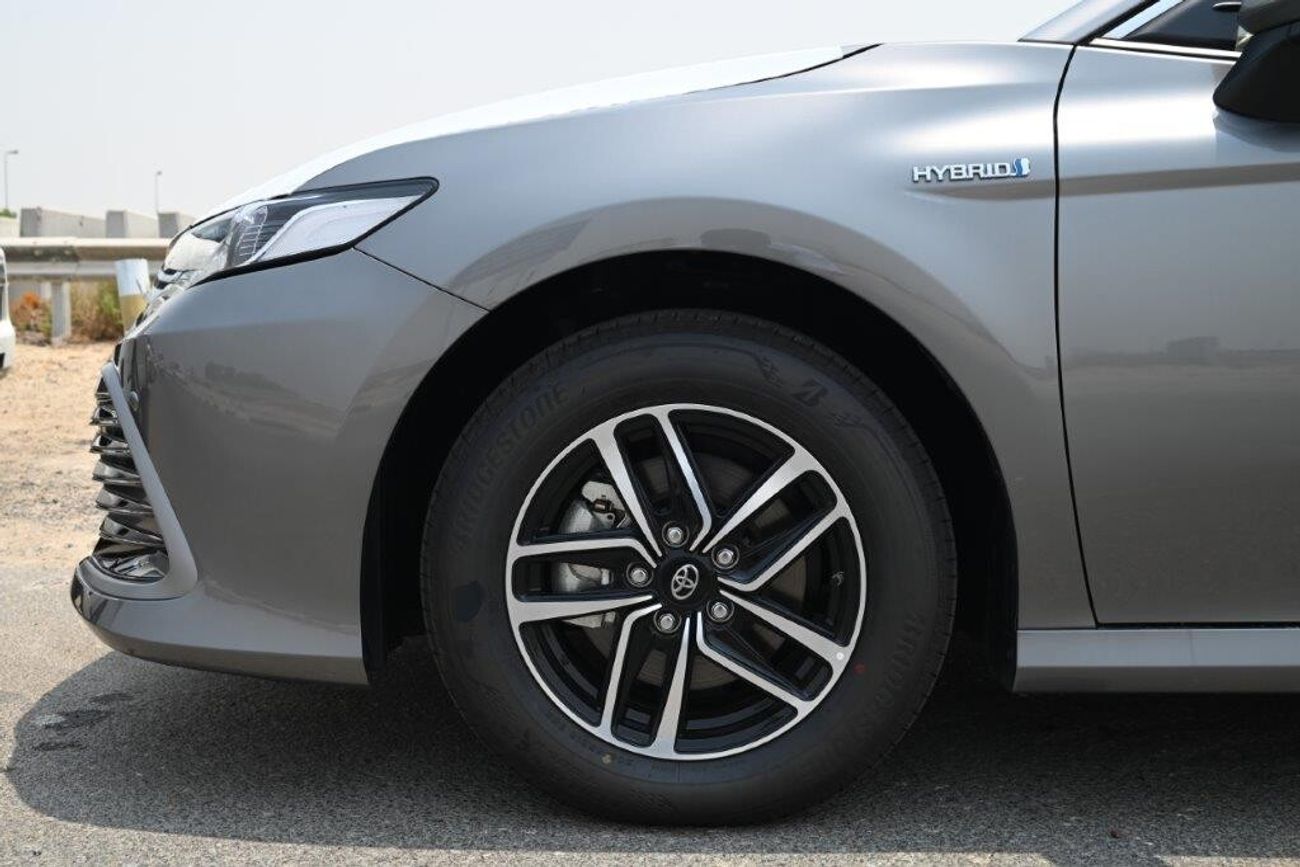 Toyota Camry LE Hybrid 2.5L Automatic