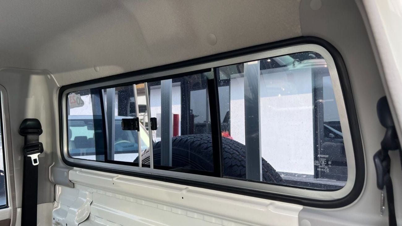 تويوتا لاند كروزر بيك آب 4.0L Double Cab