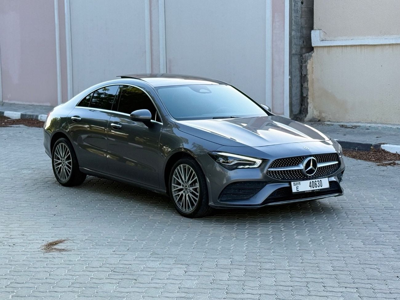 مرسيدس بنز CLA 250 Premium + 2.0L