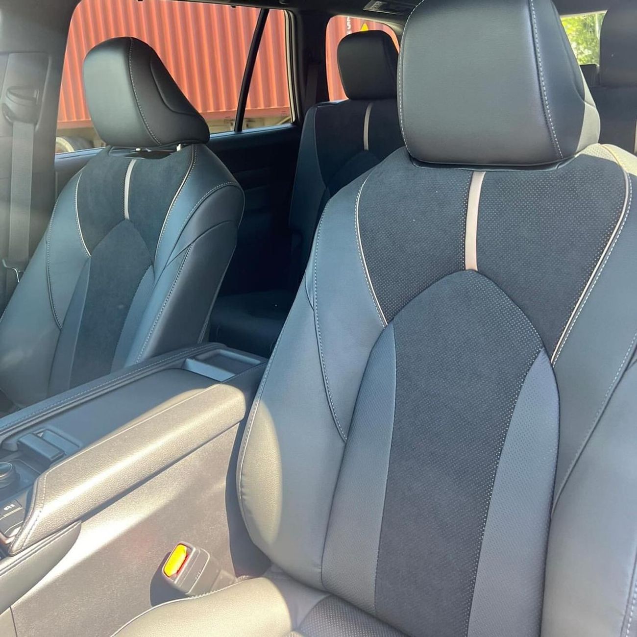 Toyota Grand Highlander PLATINUM HYBRID MAX