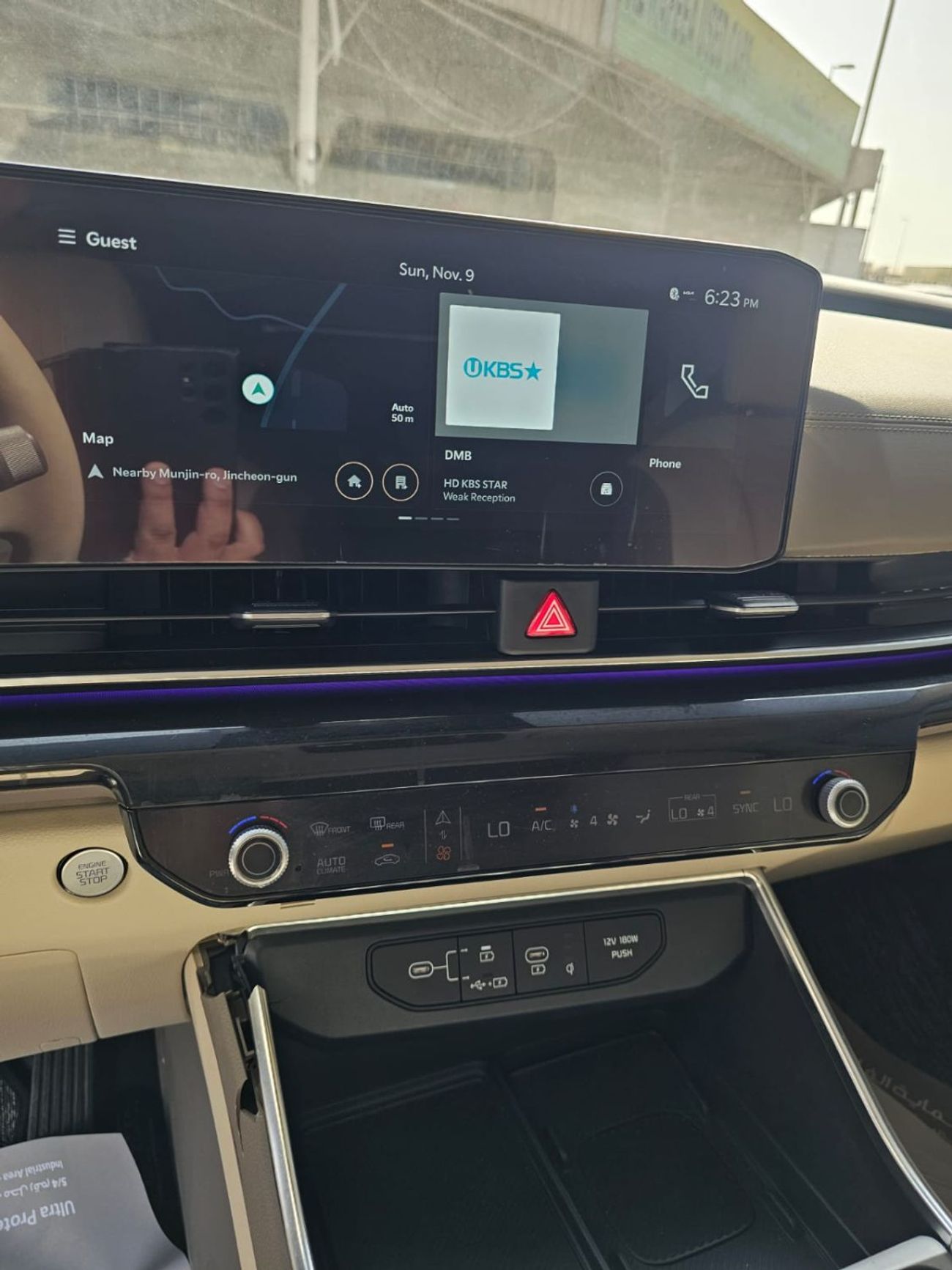 Kia Carnival Hi limousine vip 3.5L Automatic. Van