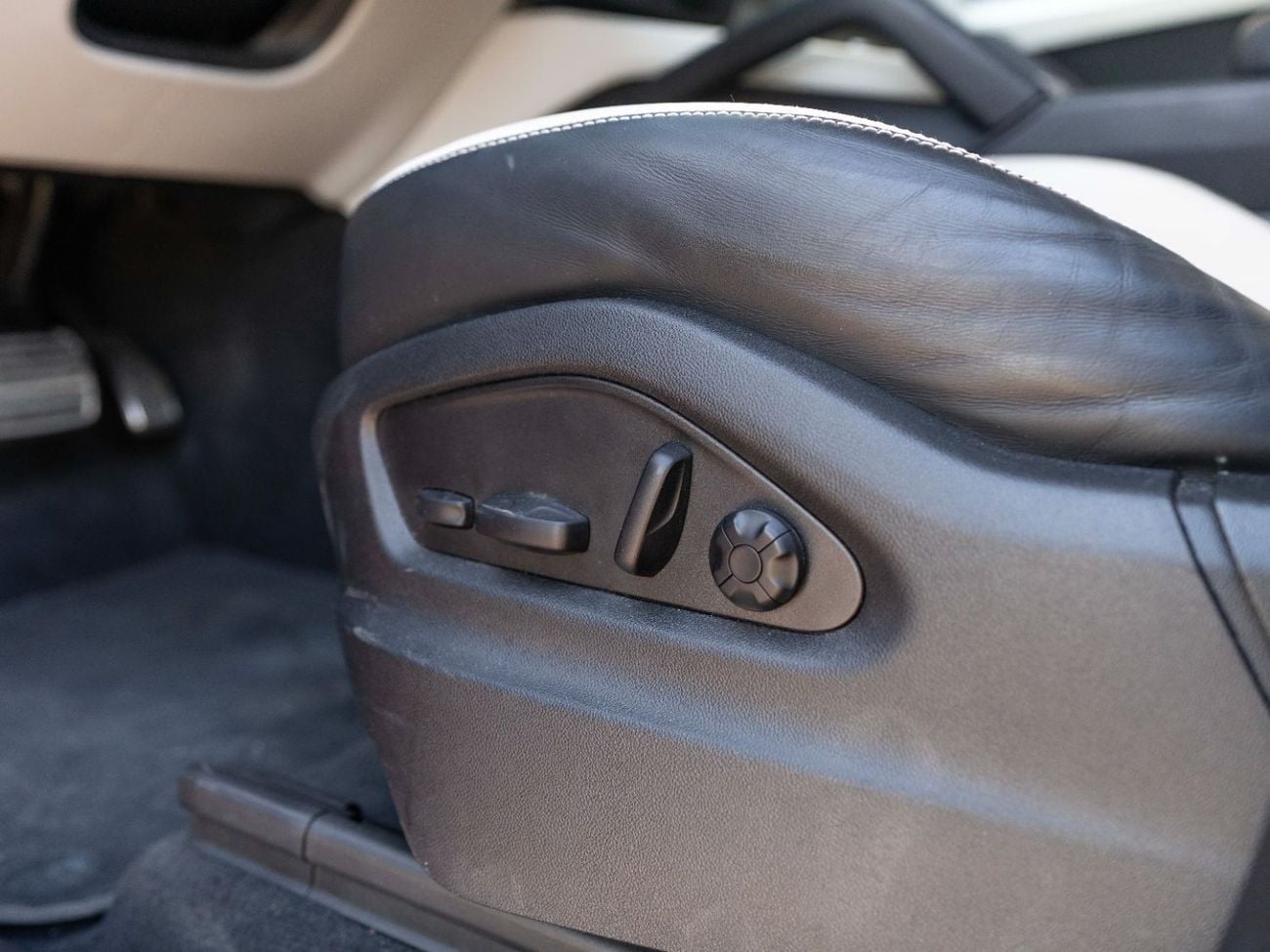 Porsche Cayenne Base Coupe