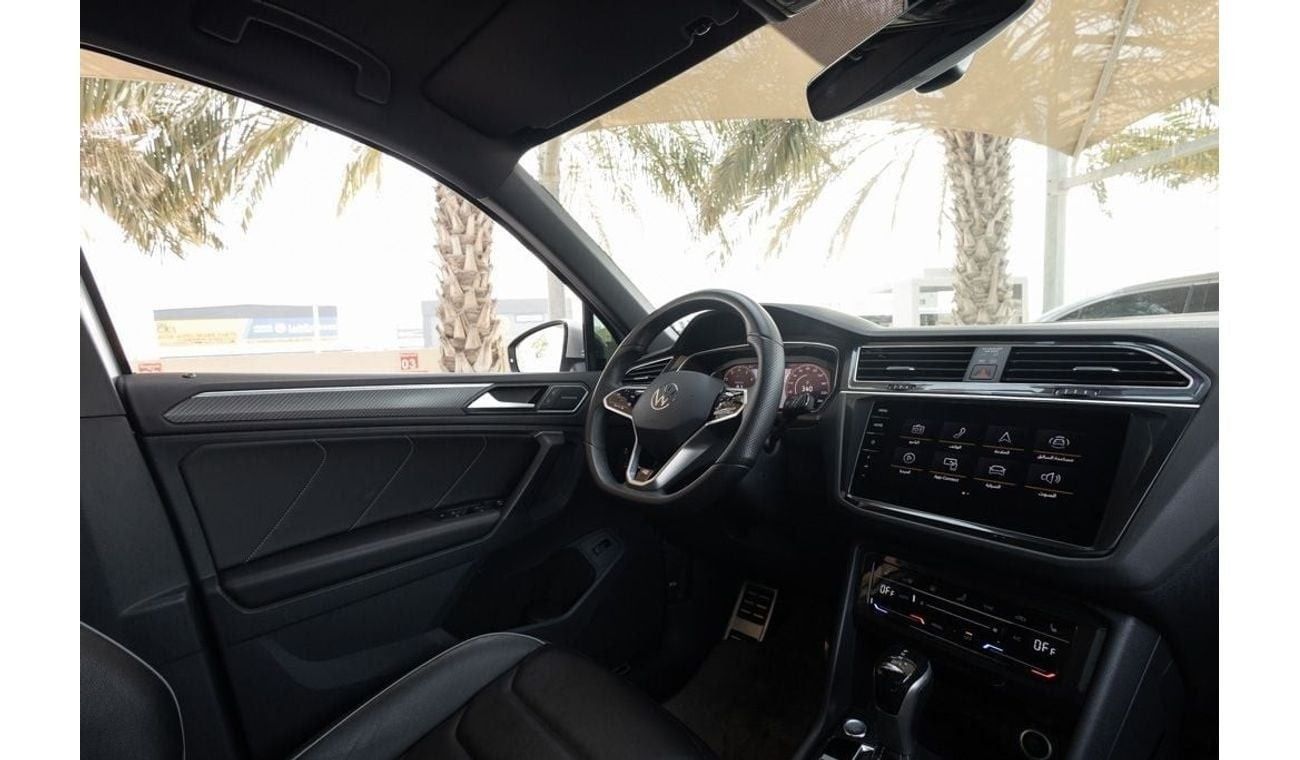 فولكس واجن تيجوان R-Line 2.0L Volkswagen Tiguan R-Line 2022 GCC under Agency Warranty with Flexible Down-Payment.