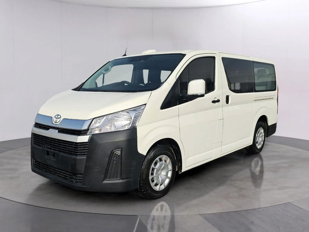 تويوتا هاياس High-roof passenger Van DSL 2.8L Diesel Engine Automatic Gear 2WD 11 Deats 5 Doors