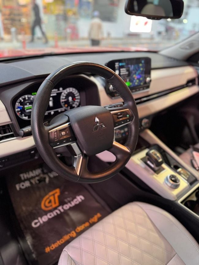 Mitsubishi Outlander PREMIUM LAUNCH EDITION, миниатюра 16