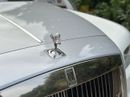 رولز رويس واريث 2015 Rolls Royce Wraith | GCC Specs | 6.6L V12 | 624 HP | 66k KM | WHITE/RED | Starlight Headliner |