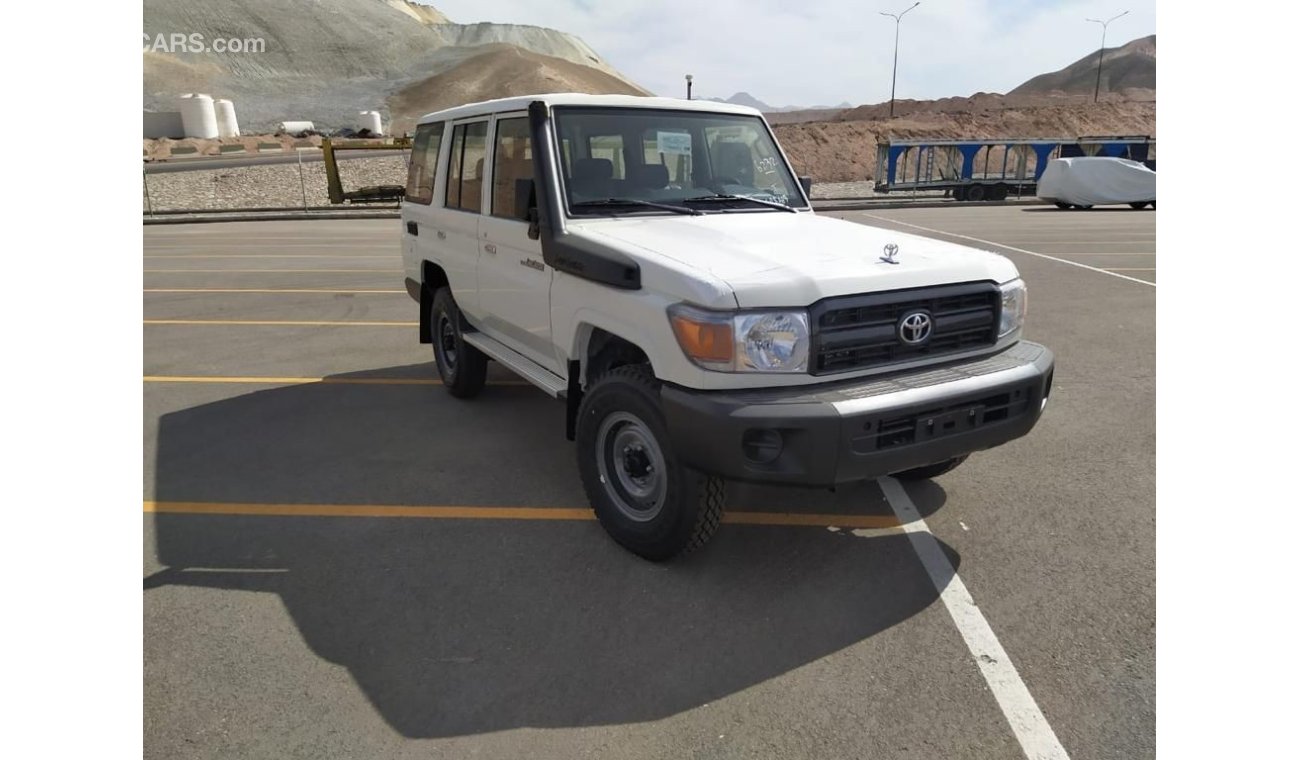 Toyota Land Cruiser Hard Top Toyota LandCruiser HardTop 5 Doors 4.2L Diesel Color White Model 2022