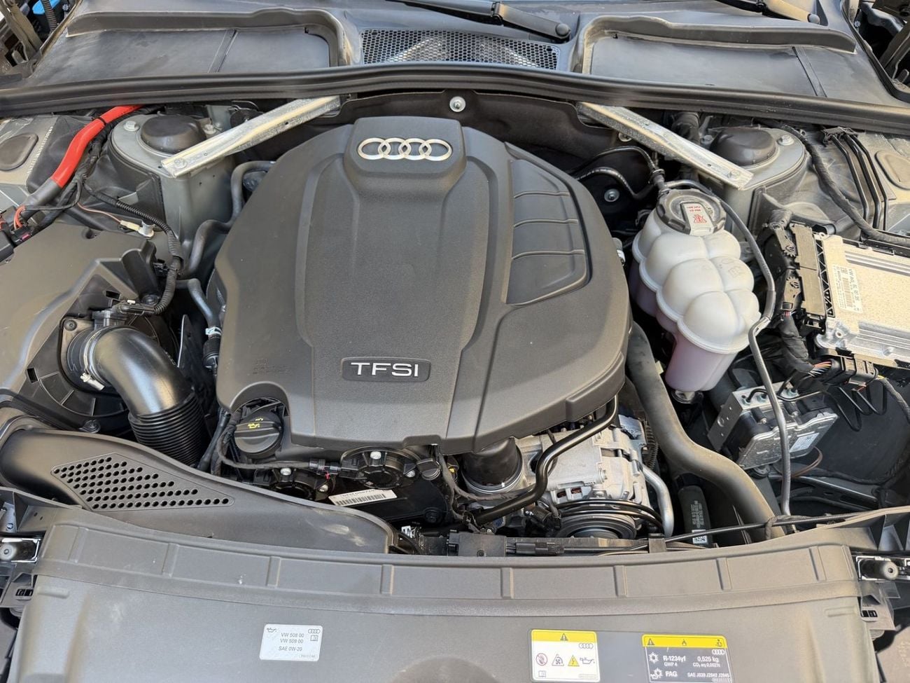 أودي A4 35 TFSI PROGRESS BLACK