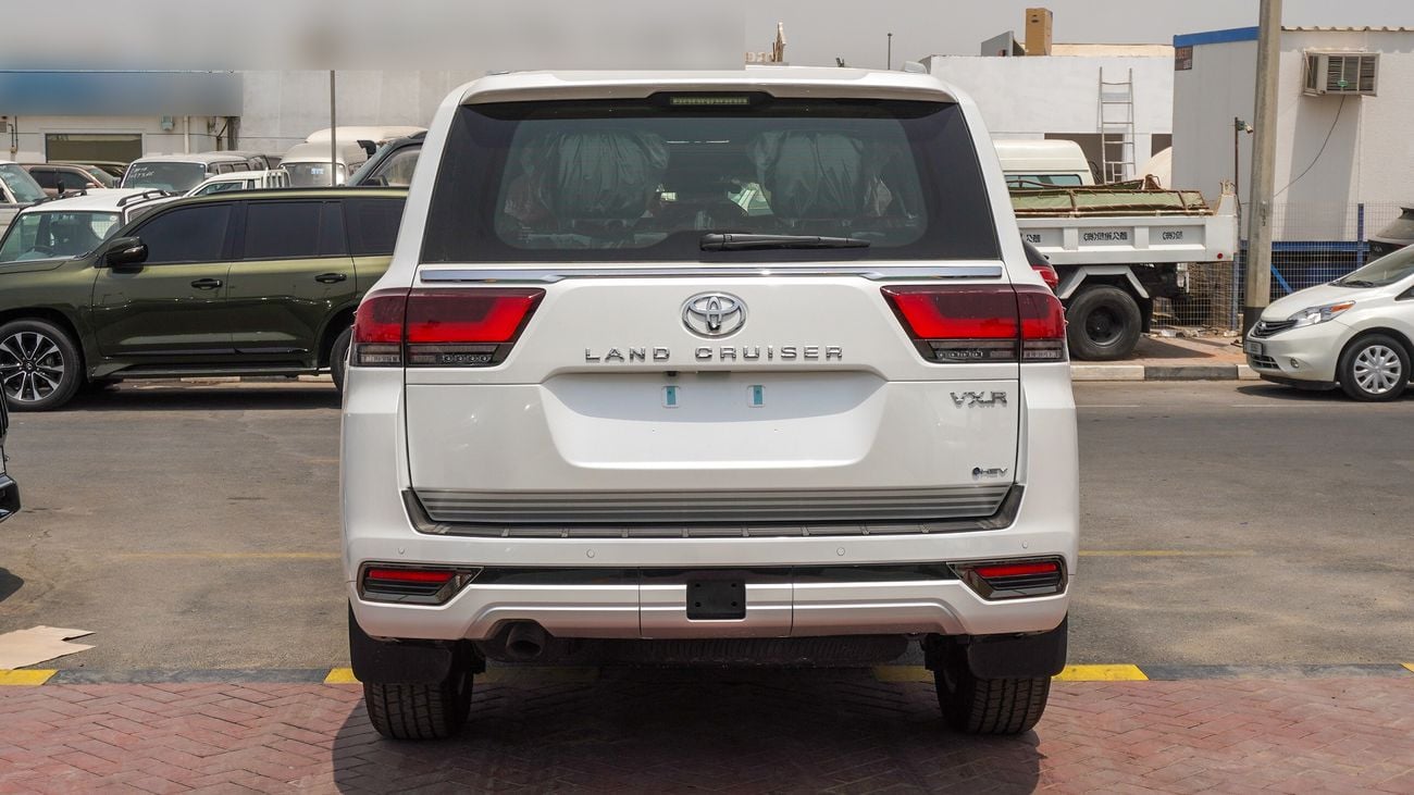 Toyota Land Cruiser VXR TWIN TURBO 3.5L V6 Hybrid