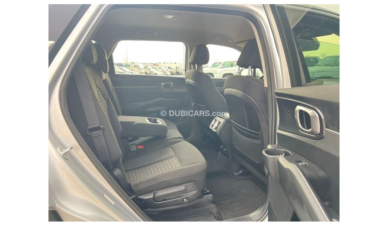 كيا سورينتو 2021 KIA SORENTO 2.5L V4 AWD -  UAE PASS