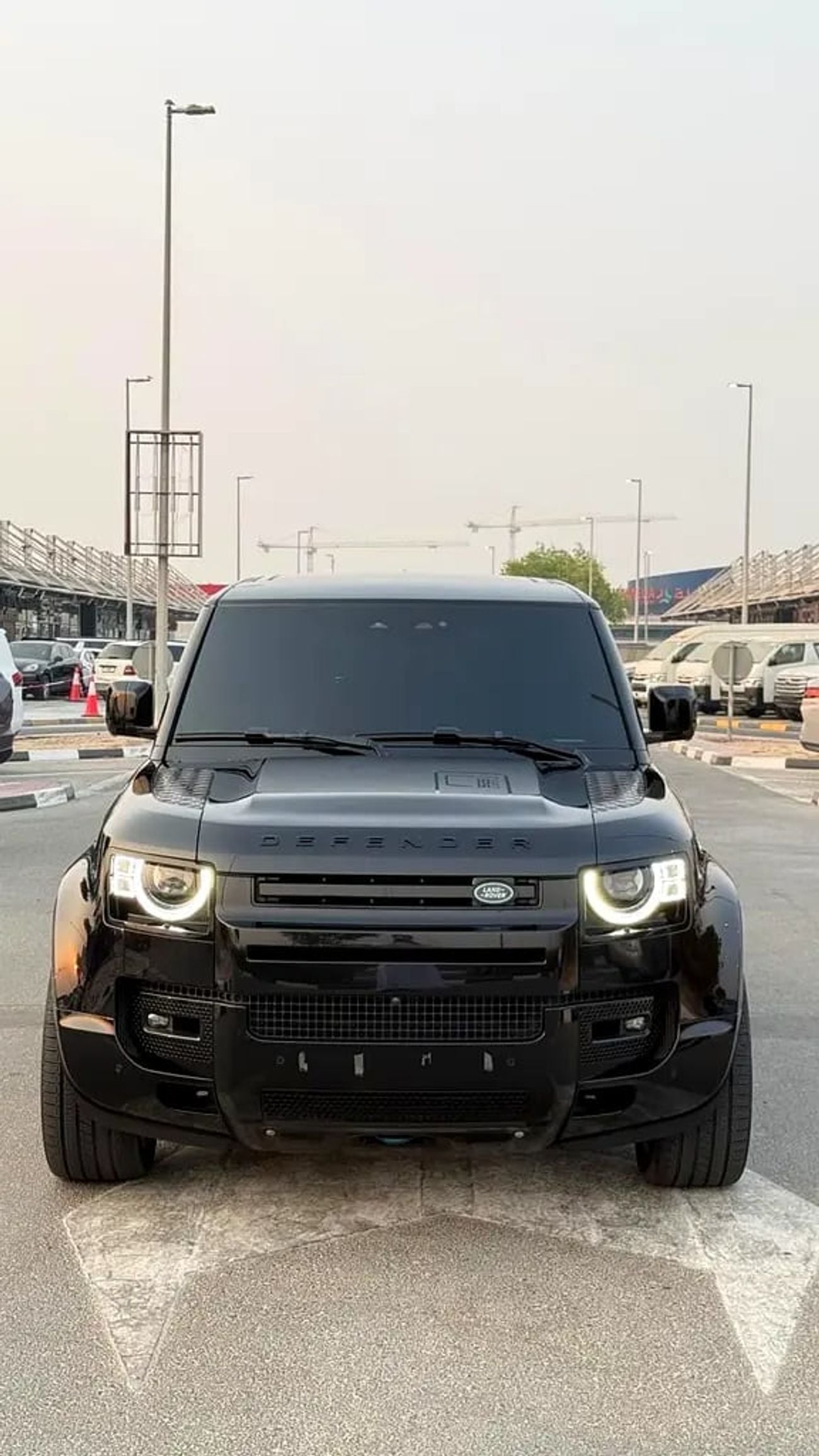 Land Rover Defender V8 P525 GCC 67000KM FULL SERVICE HISTORY DONE WITH AL TAYER
