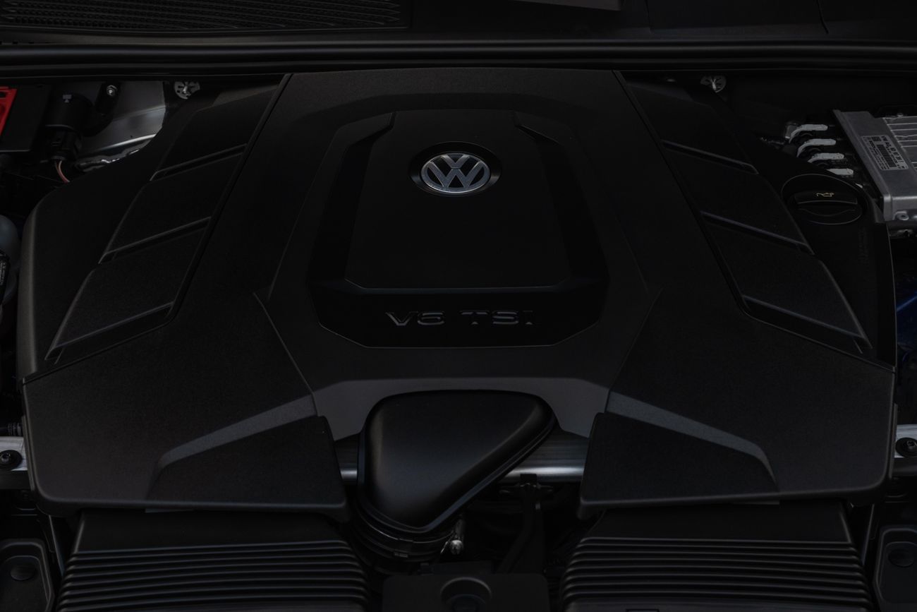 Volkswagen Touareg Touareg R-Line | 3,408 P.M | 0% Downpayment | Volkswagen Warranty! | Ramadan Offer!