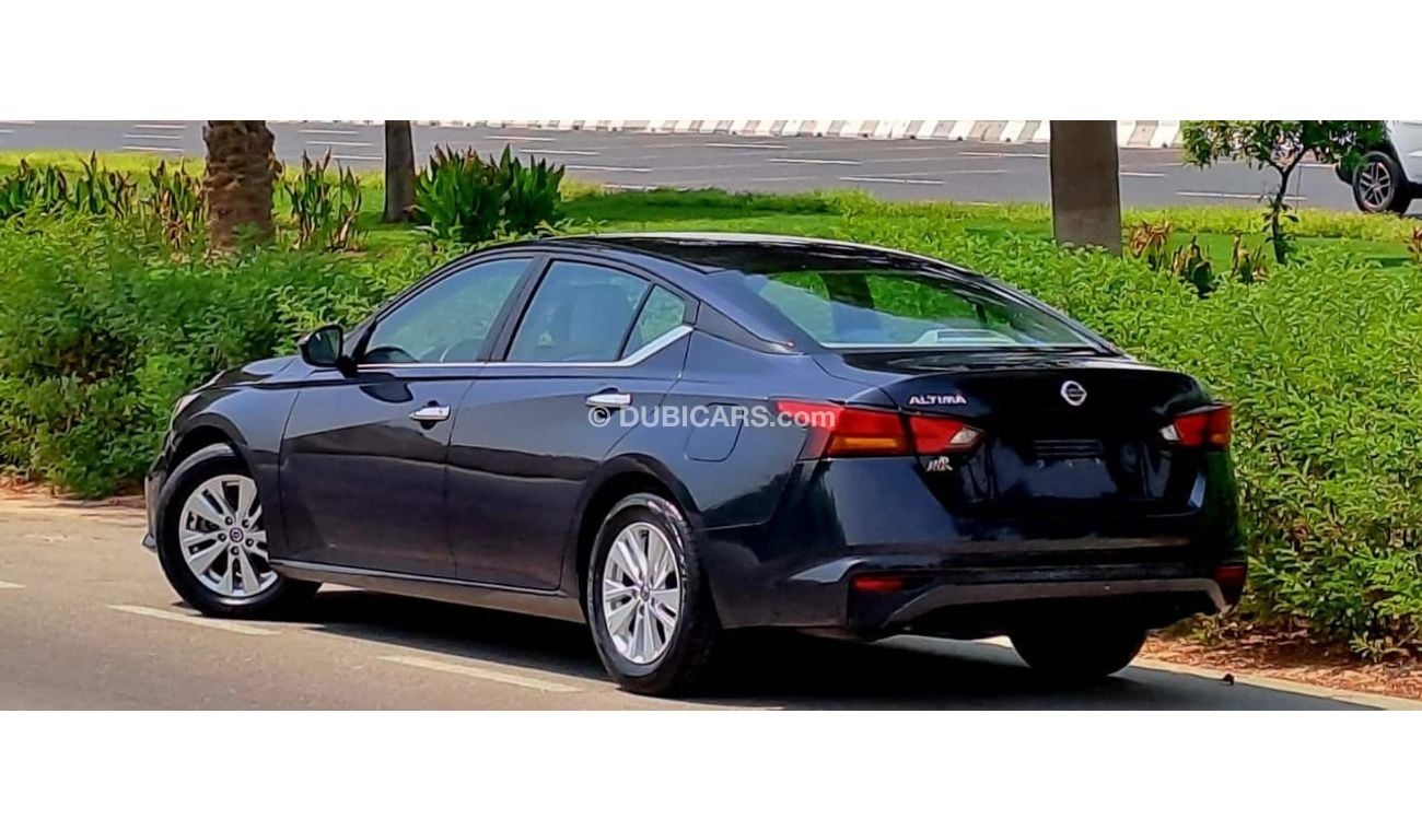 نيسان ألتيما SV