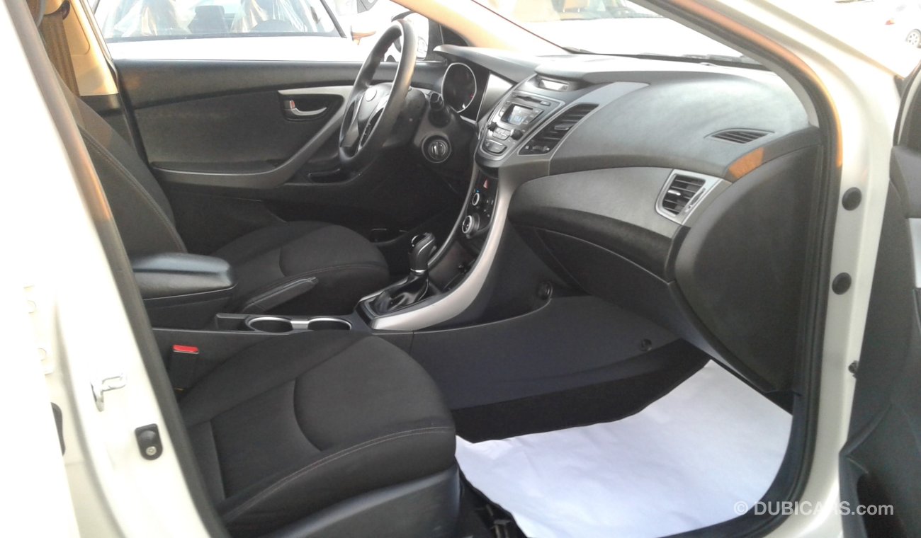 Hyundai Elantra 2015 GCC NO PAIN NO ACCIDENT PERFECT