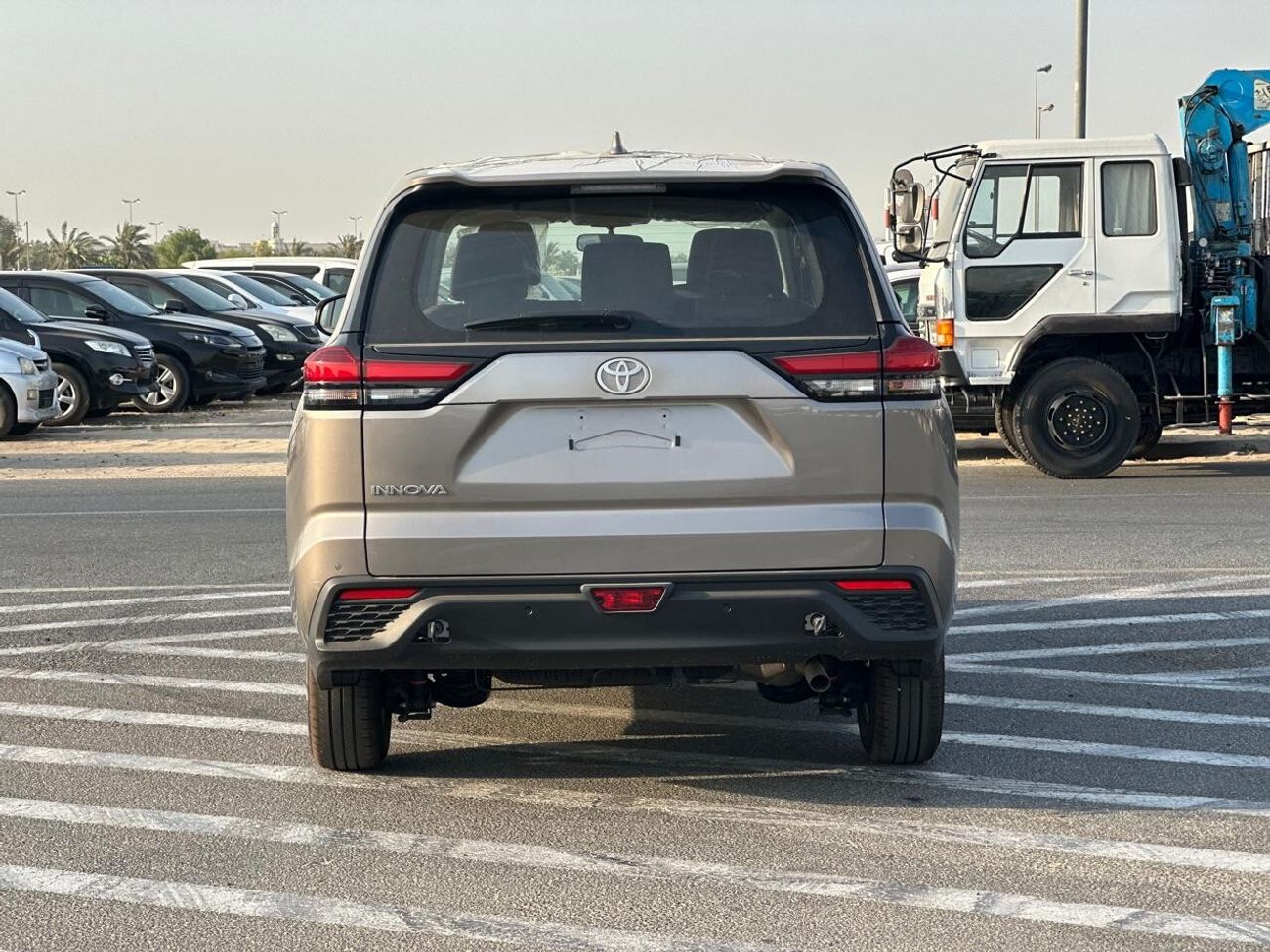 Toyota Innova 2024, PETROL 2.0L 0KM, GCC SPEC, 8-SEATERS, EXPORT PRICE