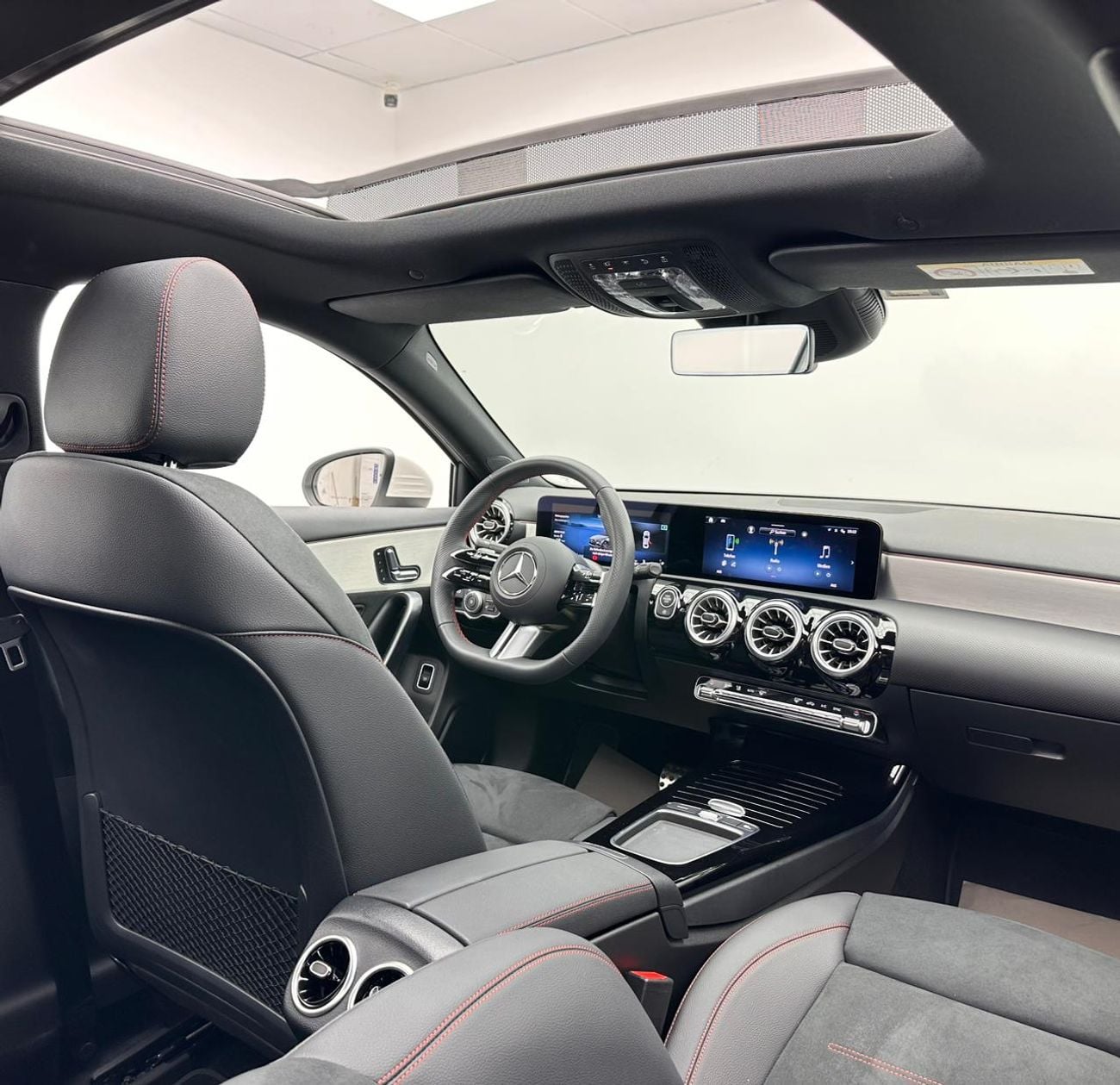 Mercedes-Benz A 200 AMG 2025 Mercedes-Benz A200 AMG, 5 Years Mercedes Warranty + Service Contract, Mercedes Full Service His