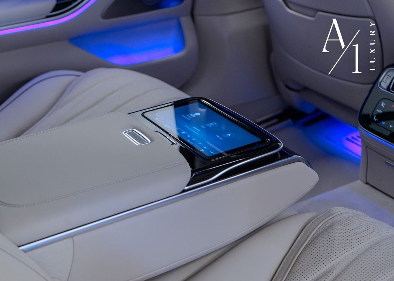 مرسيدس بنز S 63 AMG 2024 Mercedes S63 AMG,V8 Biturbo Eperfomance, Excellent Condition, Fully Loaded, Korean Spec