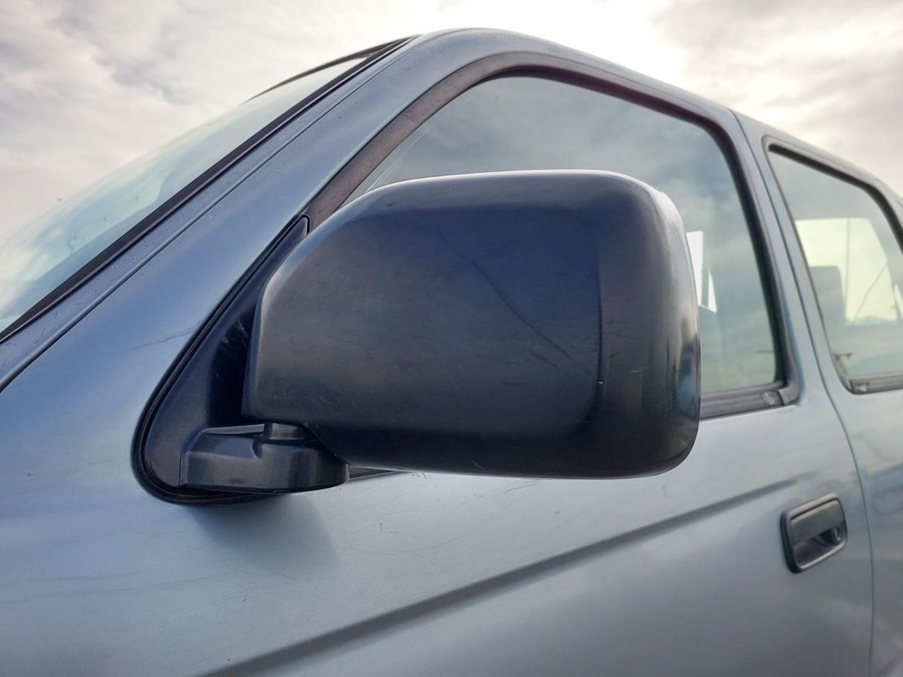 تويوتا هيلوكس (RAMADAN OFFER) TOYOTA HILUX PICKUP RHD 1999 MODEL 3.0 L DIESEL MANUAL(PM18236)