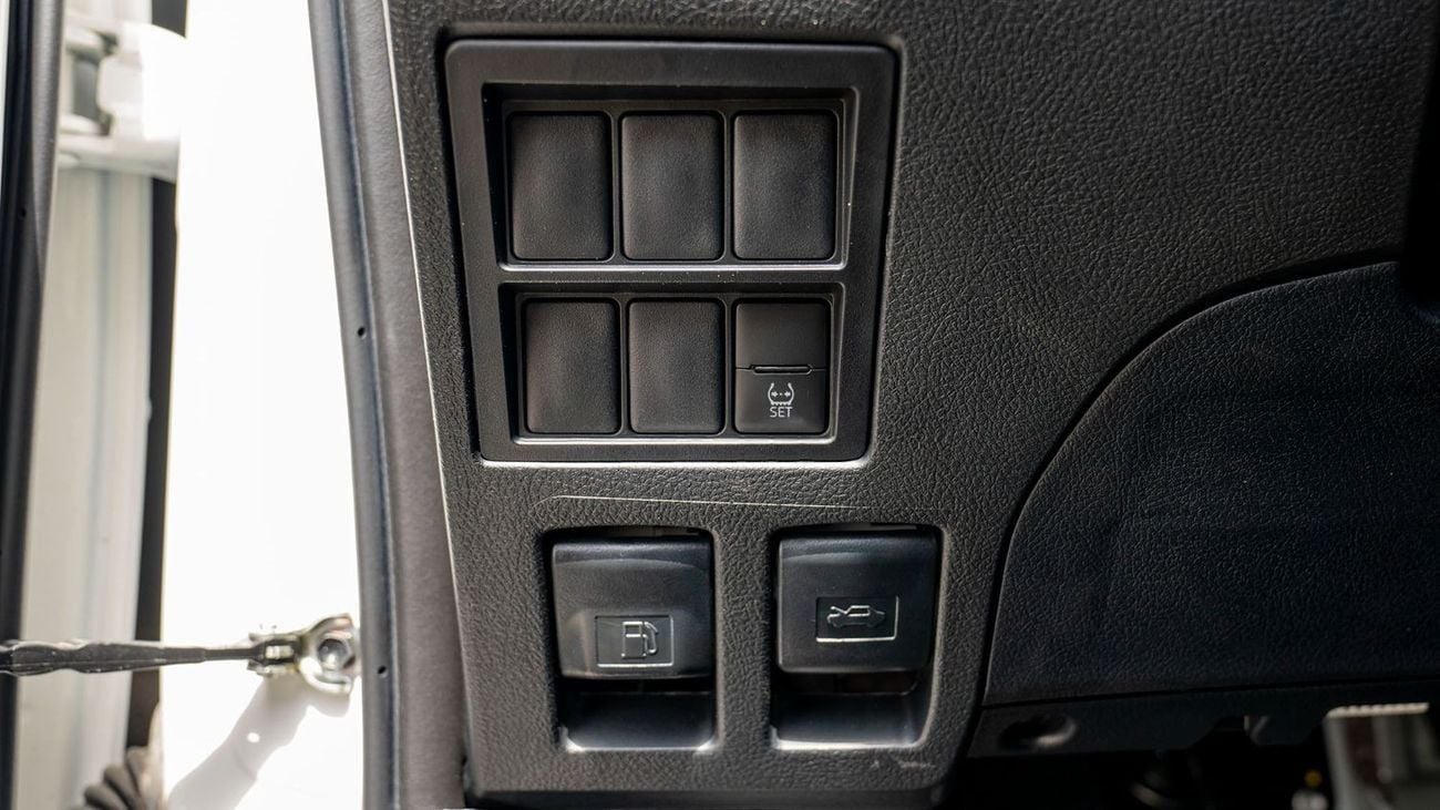 Toyota Hilux SGLX Toyota Hilux 2.4L AT Full option 2024