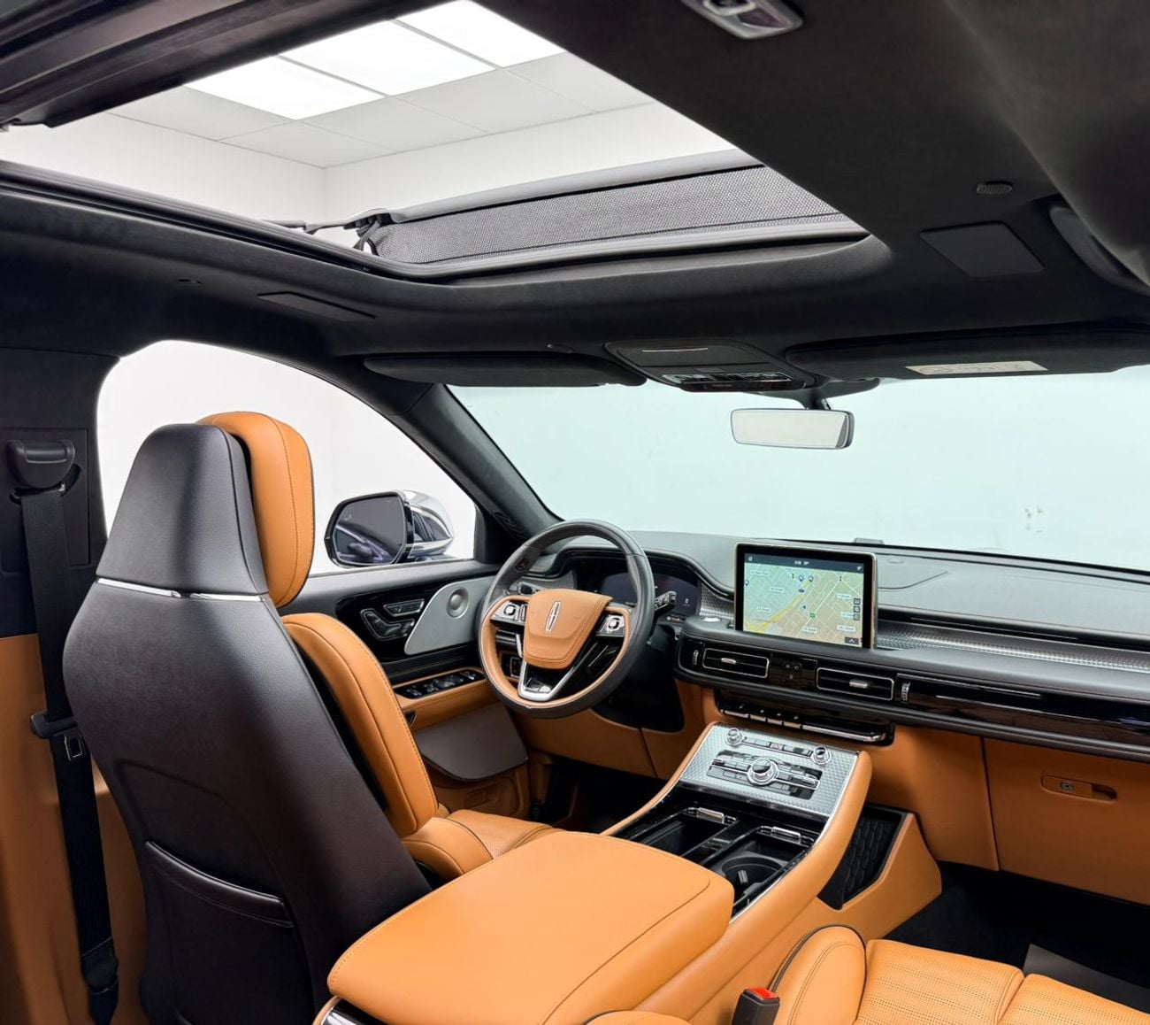 لينكولن أفياتور RESERVE 2021 Lincoln Aviator Reserve, 2026 Lincoln Warranty + Service Pack, Very Low Km, Fully Loaded, GCC