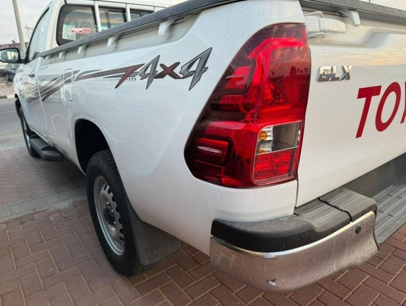 Toyota Hilux 2700L PETROL SC MANUAL ZERO KM