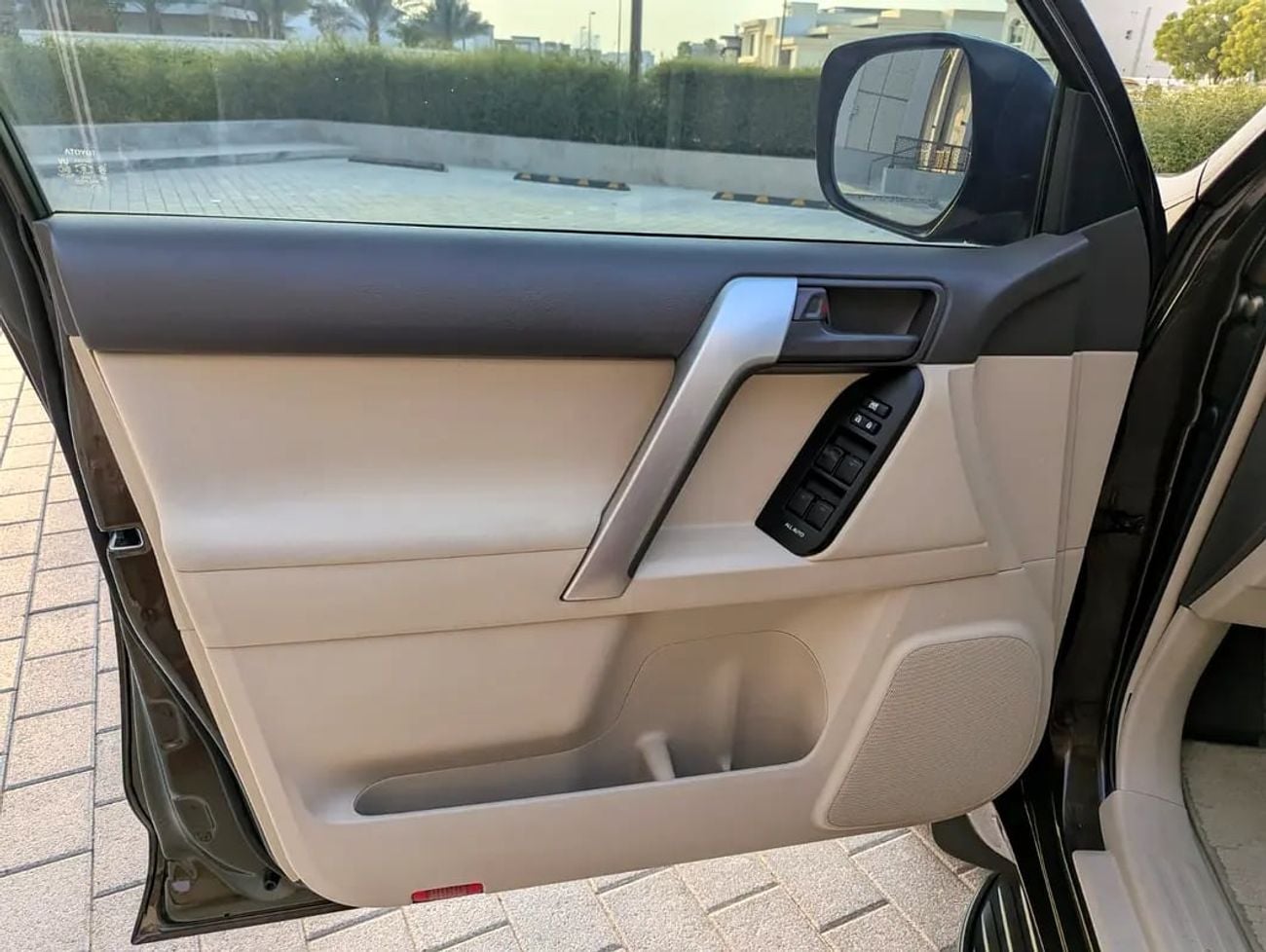 Toyota Prado VXR 2022 GCC Specs - Interior and Exterior Excellent Condition