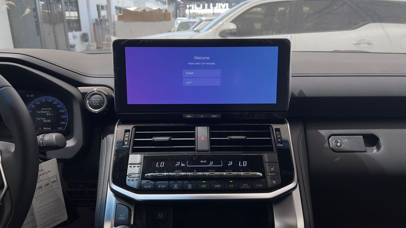 تويوتا لاند كروزر EXPORT ONLY - 2026 LC300 VX 4.0L (Black Interior) (GCC Specification)
