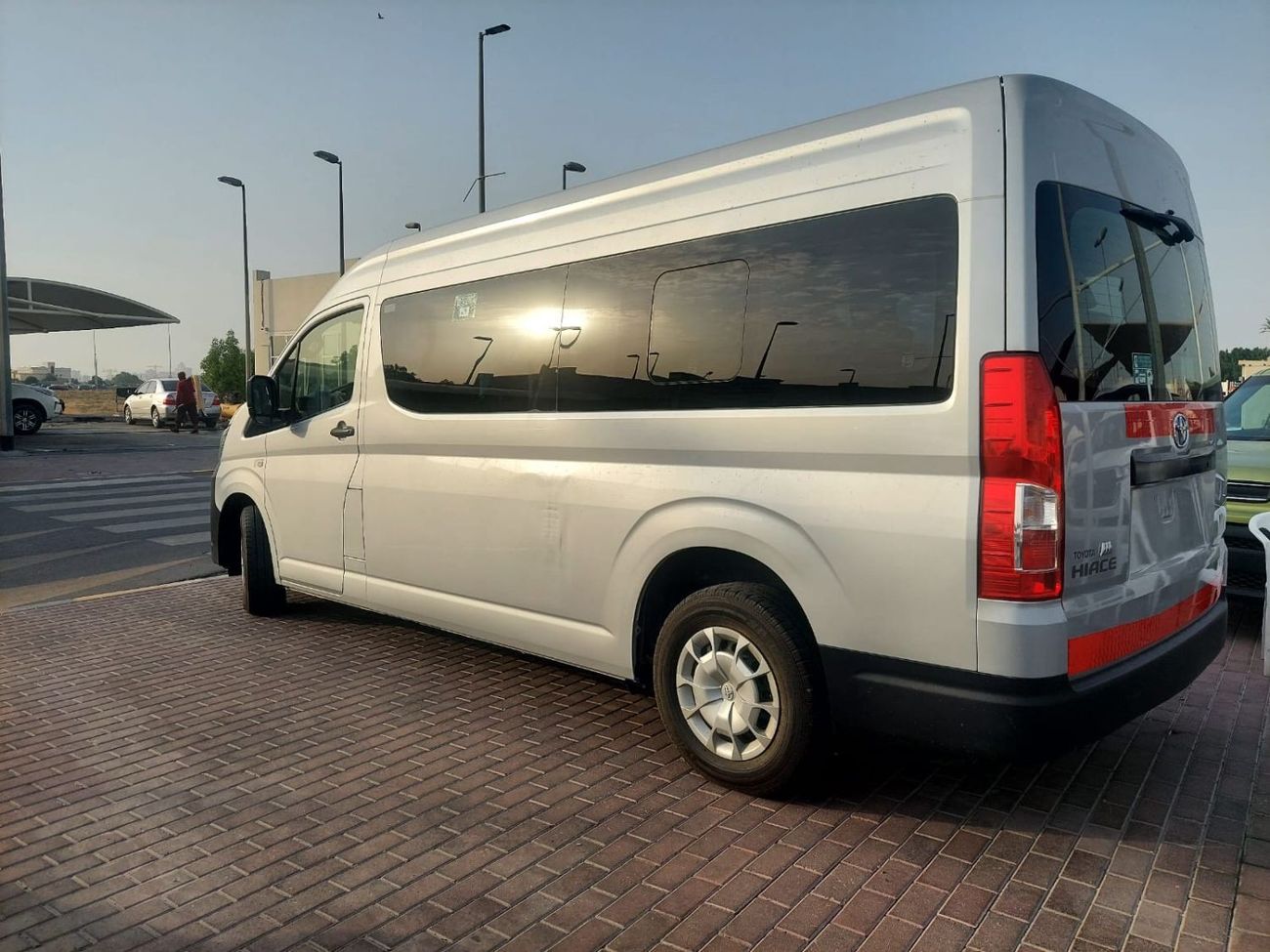 تويوتا هاياس 3.5L  PETROL 13 SEATER MANUAL TRANSMISSION