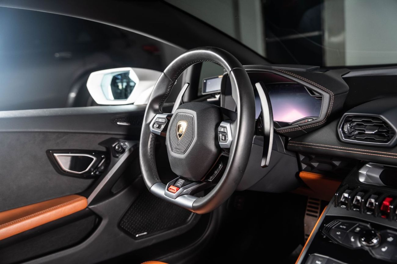 لامبورغيني هوراكان 2017 - LAMBORGHINI HURACAN LP 580-2 - CARBON ROOF - IMMACULATE CAR - 1 YEAR WARRANTY