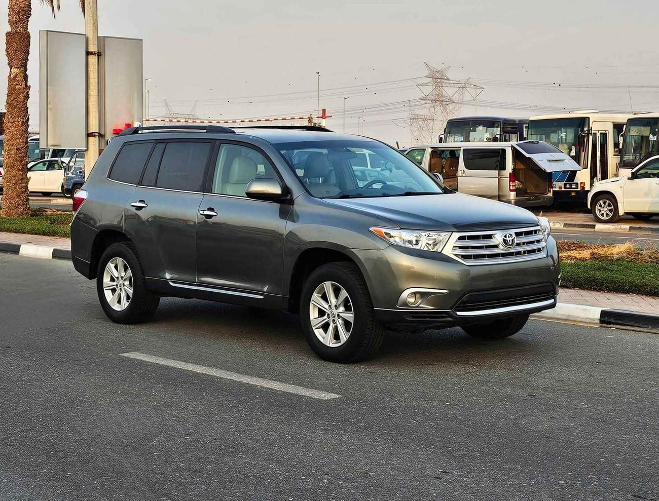 تويوتا هايلاندر BASE/ V6 AWD/ ELECTRIC AND LEATHER SEATS/ DVD REAR CAMERA/ LOT# 50303